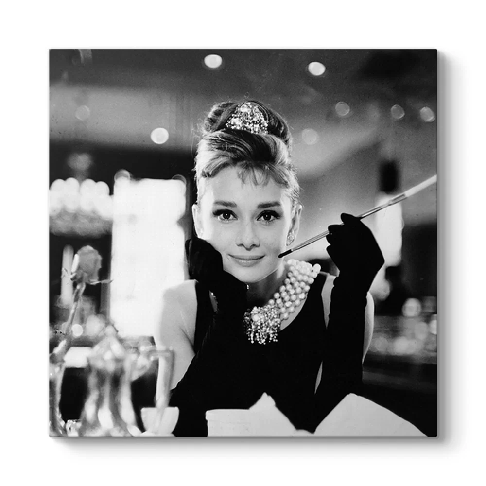 Audrey Hepburn - Cigarette Tablosu - Model 3